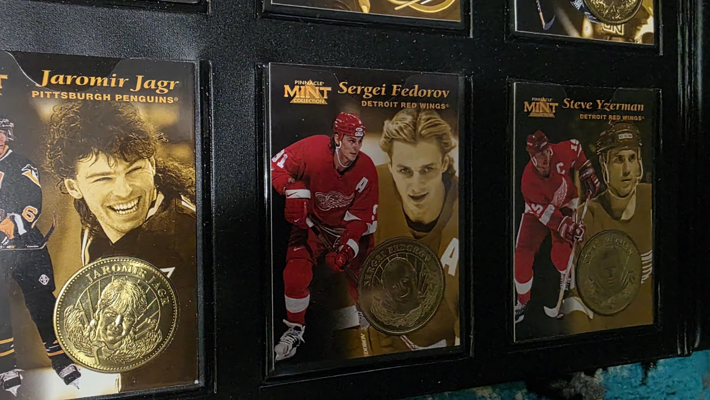 Pinnacle Mint Collection NHL Coins in a Card Set - photo 4