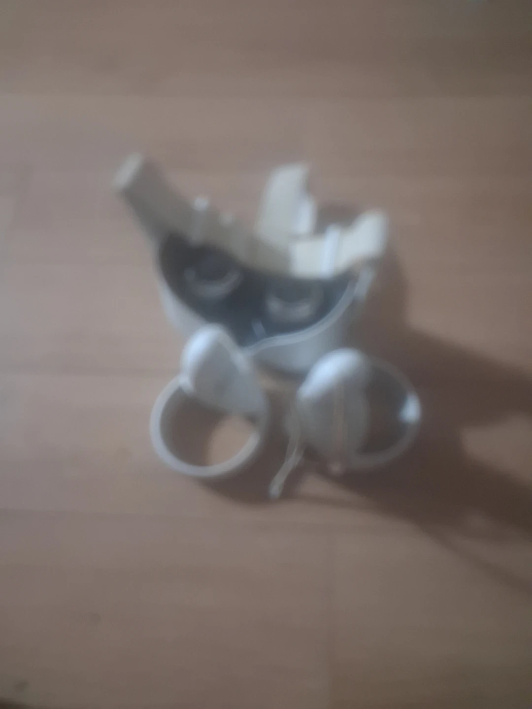 White VR Headset - photo 2