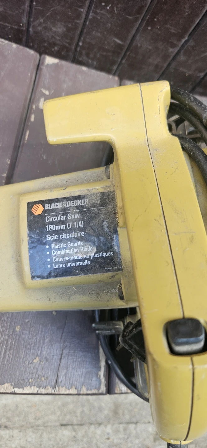 The Black & Decker corded 7-1/4" circular saw - photo 3