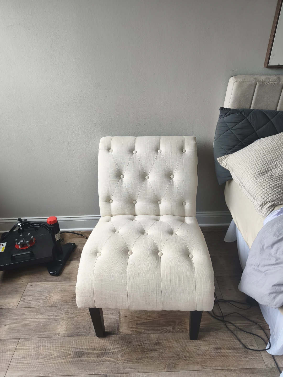 Cream Tufted Accent Chair