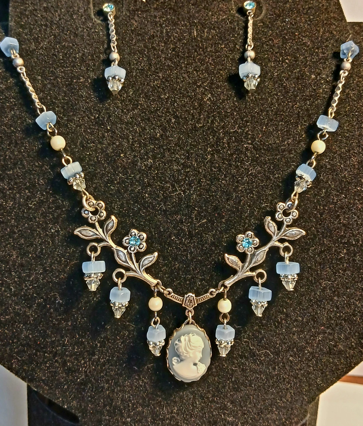Cameo Necklace and Earring Set