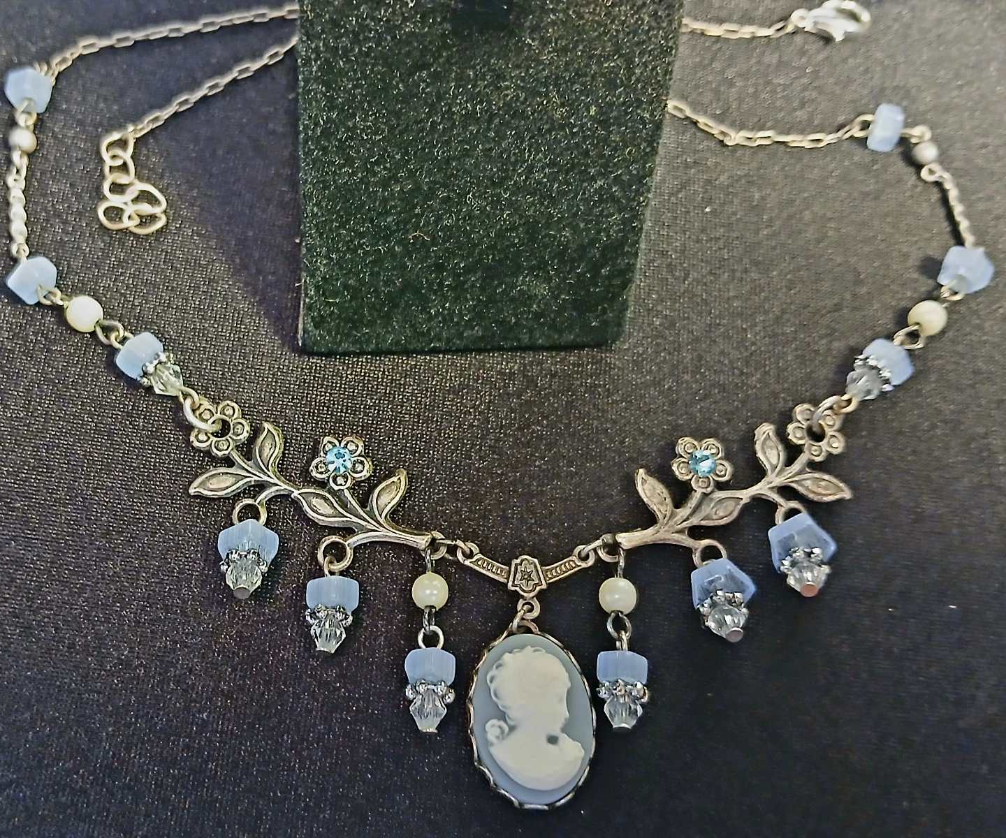 Cameo Necklace and Earring Set - photo 2