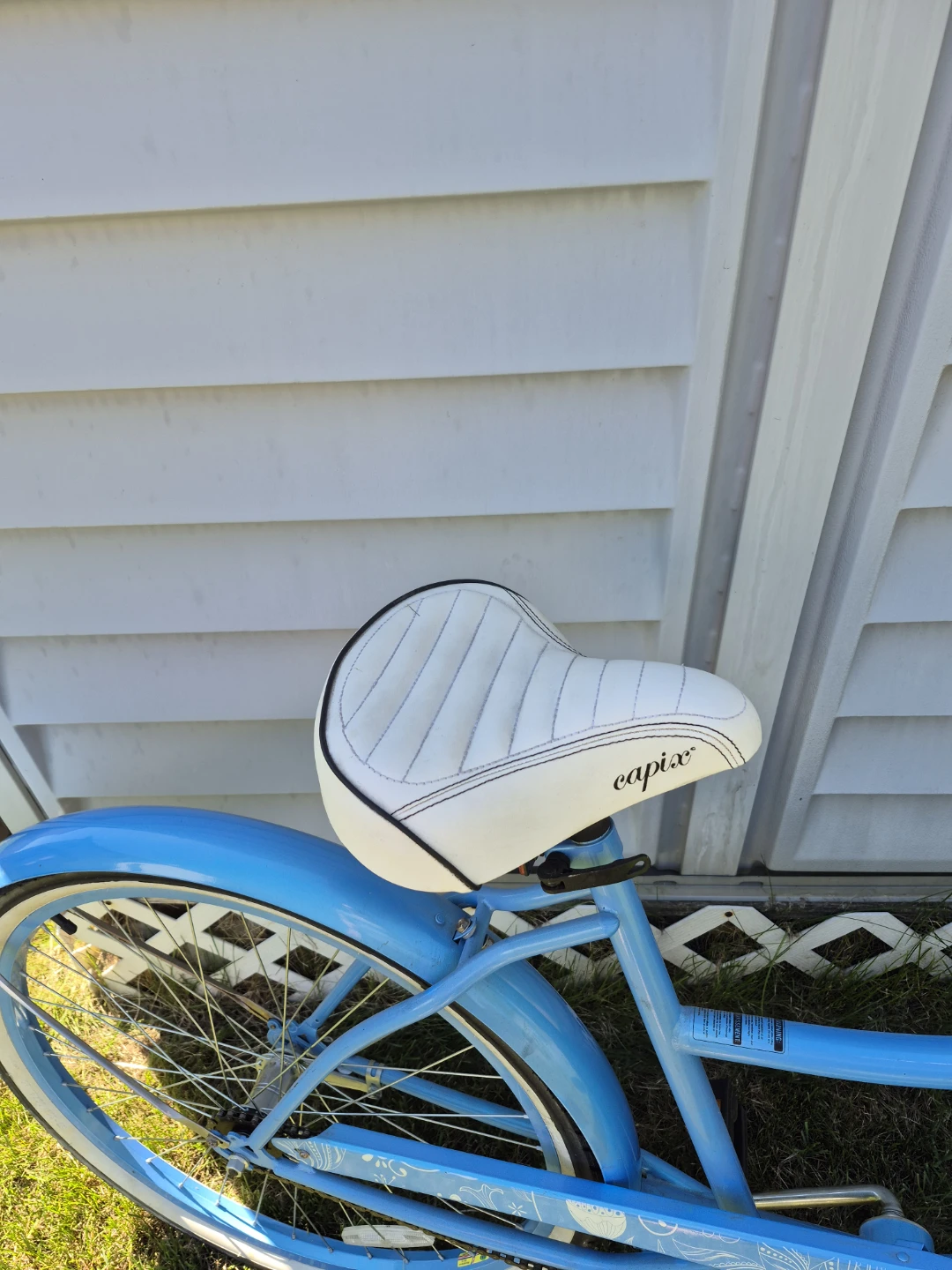 Blue Cruiser Bicycle with White Seat - photo 2