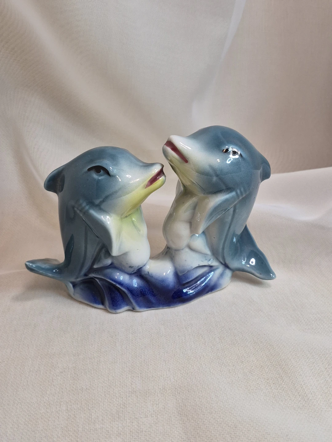So Cute Porcelain Dolphins Figurine 5 1/2" x 4" - Brazil - photo 2