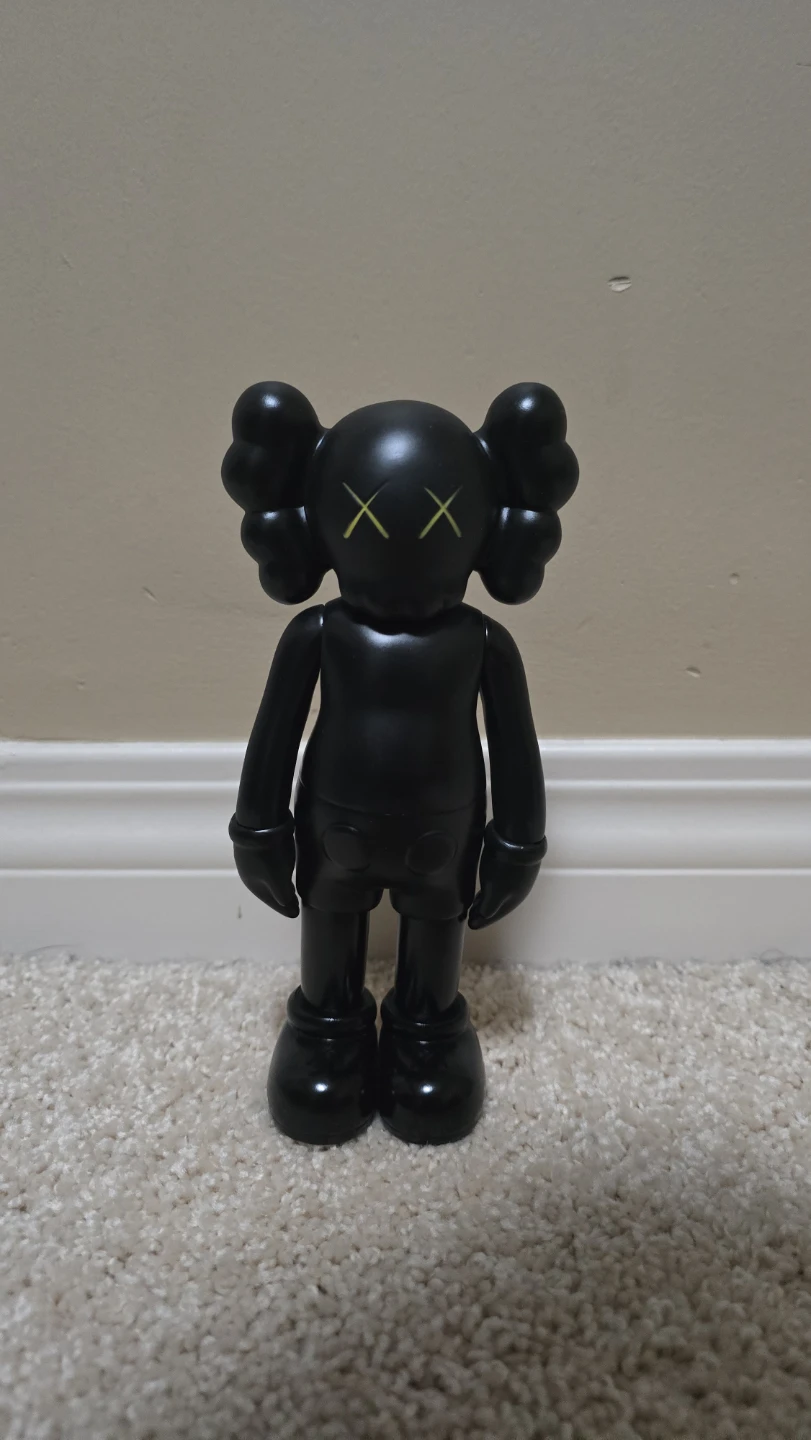 KAWS Figures - photo 2