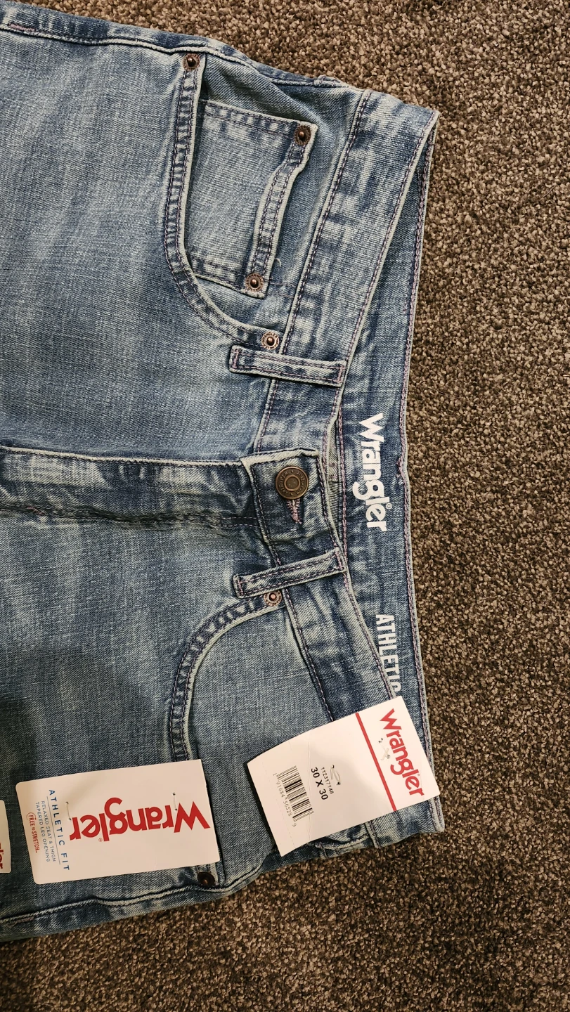 Wrangler Athletic Fit Jeans - photo 2