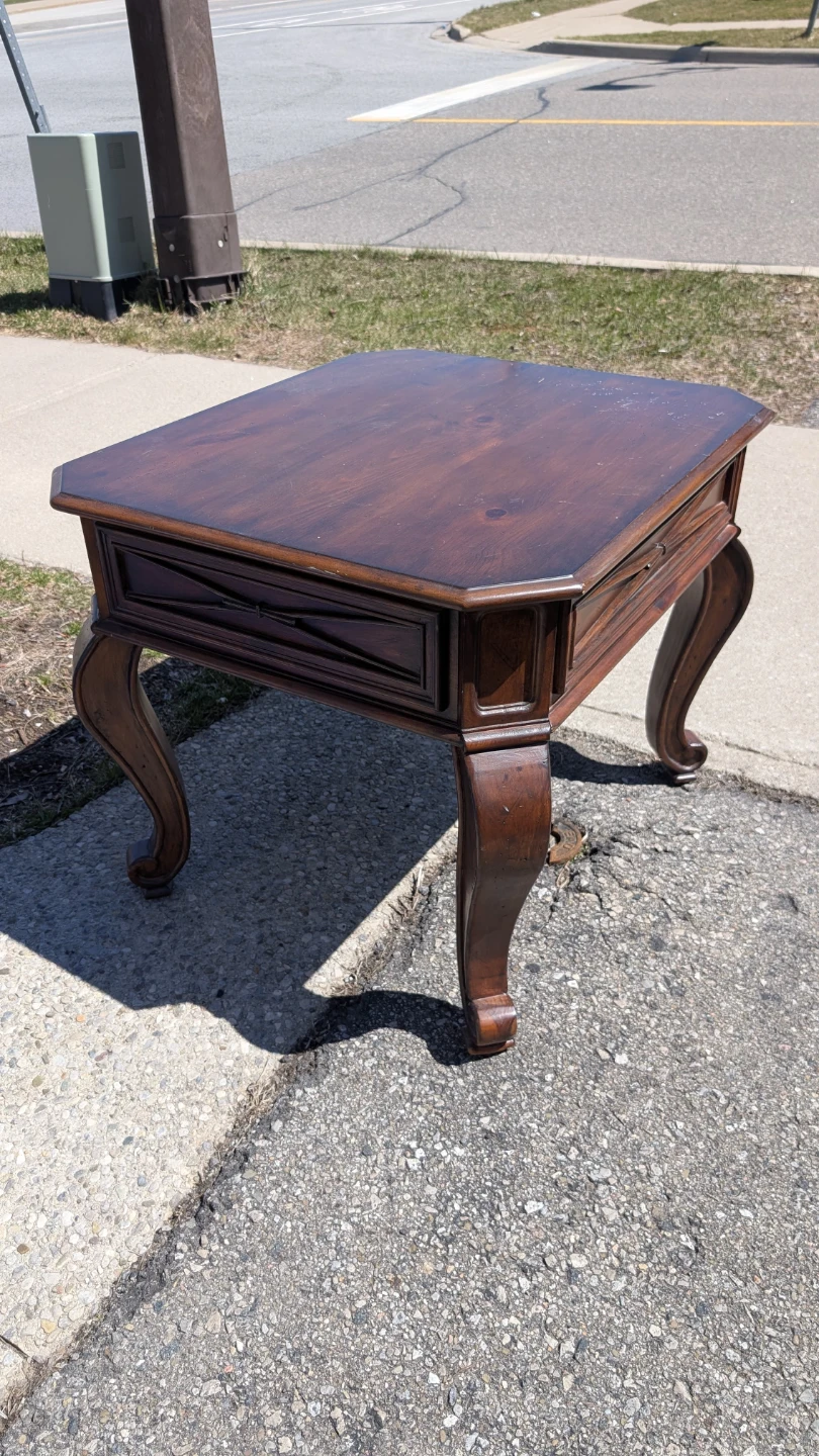 Sofa, loveseat and Wooden End Table. - photo 4