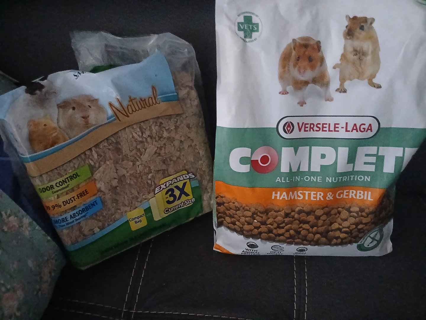Versle-Laga Complete Hamster & Gerbil Food with Natural Bedding