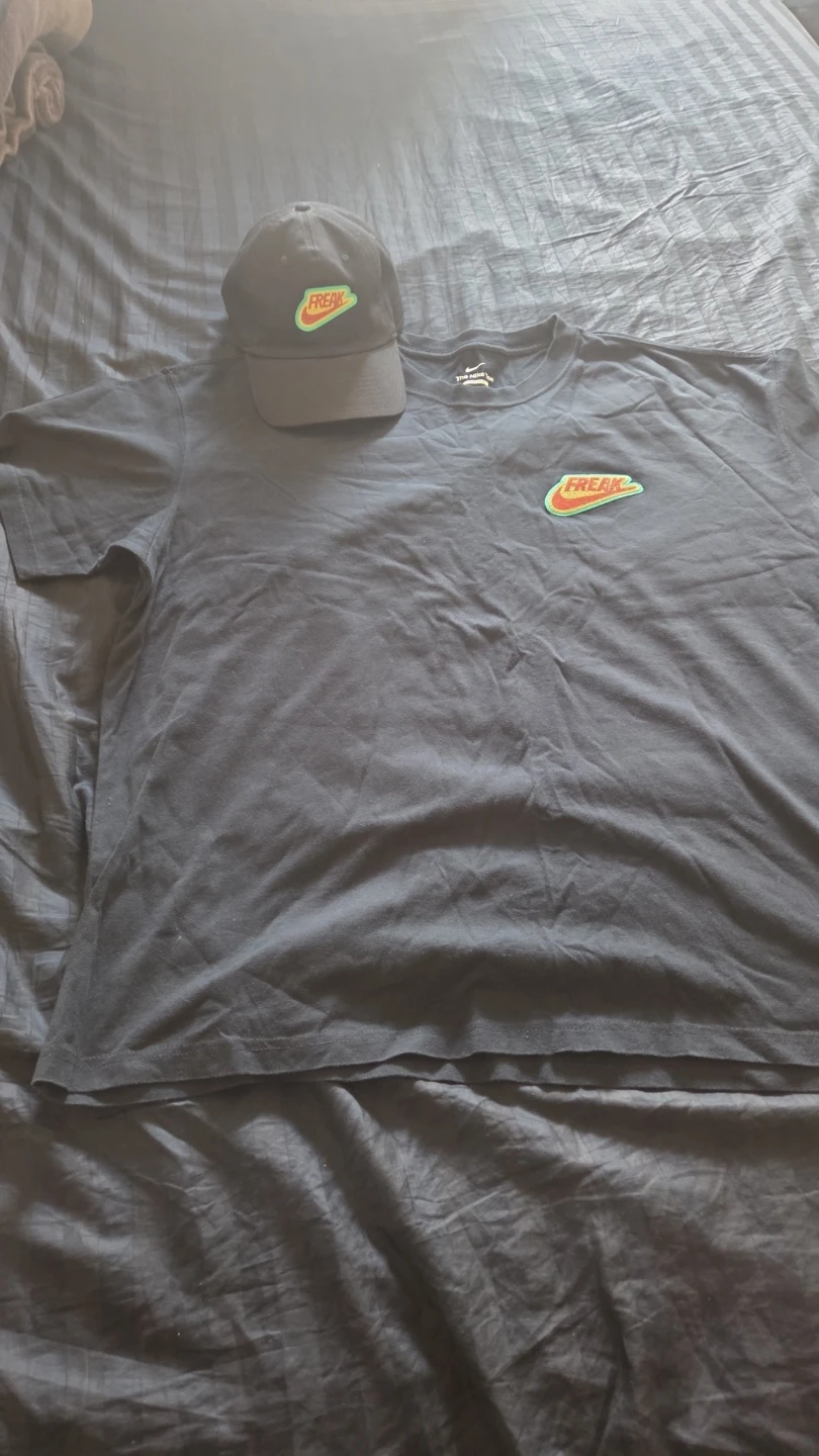 Nike "Freak" T-Shirt and Hat - photo 4