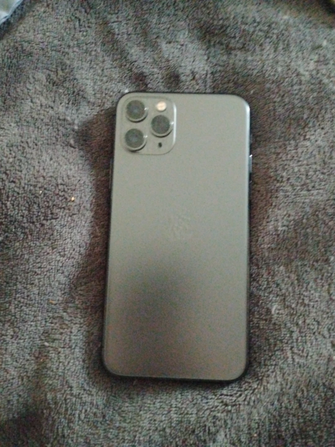 Apple iPhone 11 Pro Max - photo 4