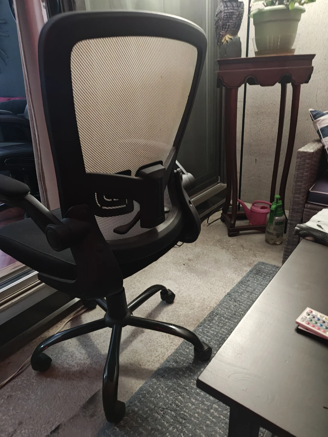 Black Ergonomic Mesh Office Chair - photo 3