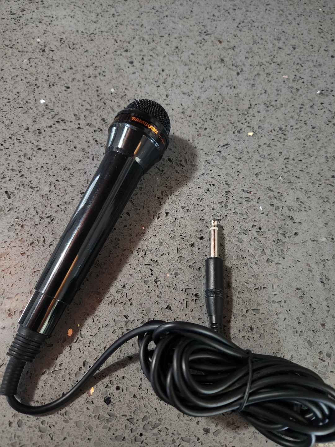 Samsung Dynamic Microphone