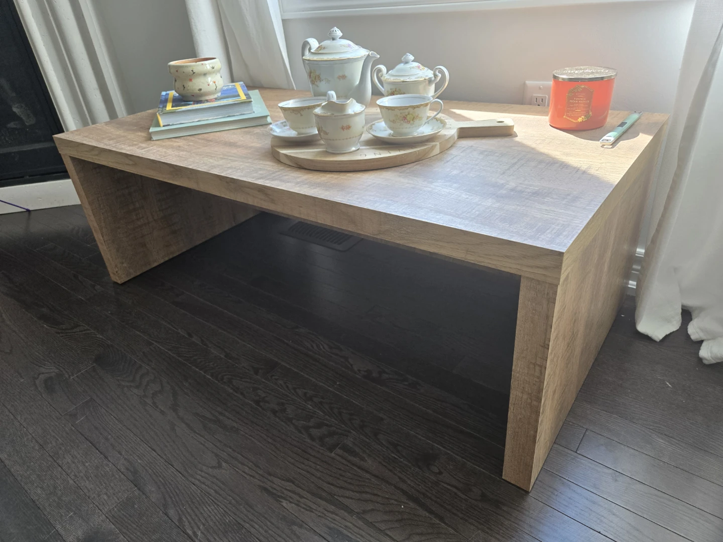 Rustic Farmhouse Coffee Table – Excellent Condition! - photo 2