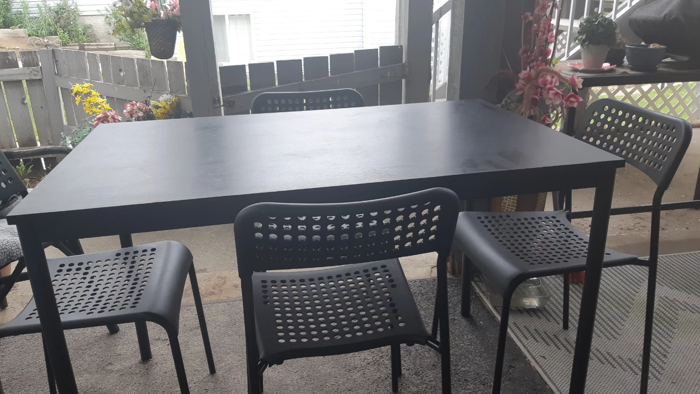 Black table with 4 chairs - photo 2