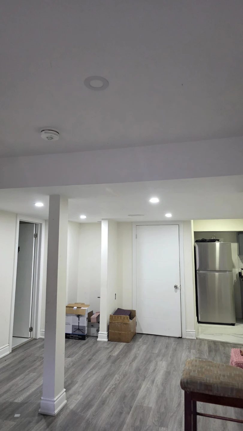 Renting room in basement from month of July - photo 3