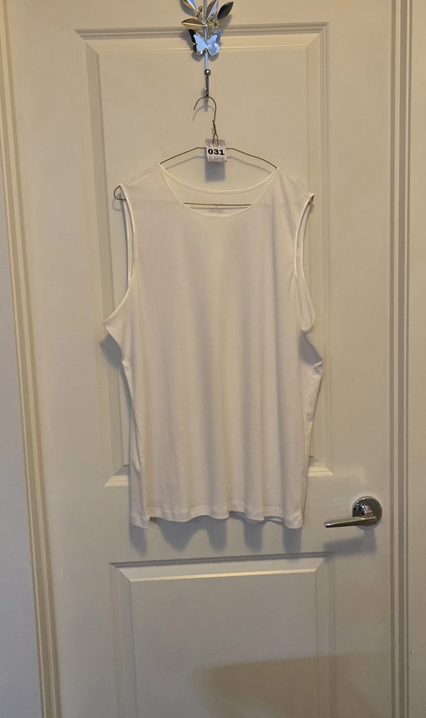 2X White Sleeveless Top