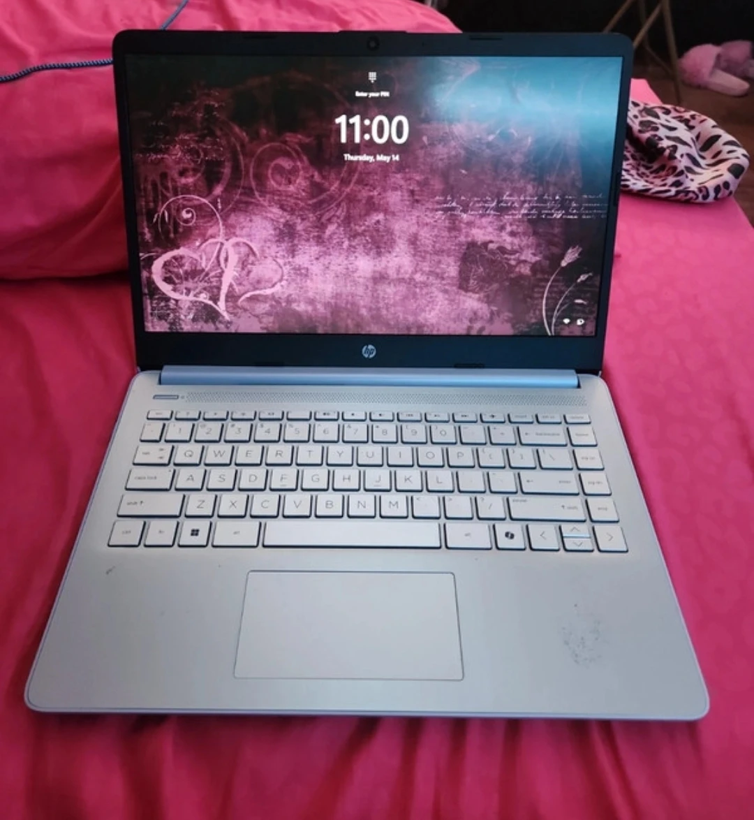 HP Laptop - photo 2
