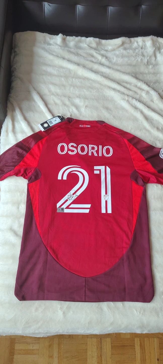 Signed Jonathan Osorio Toronto FC Jersey