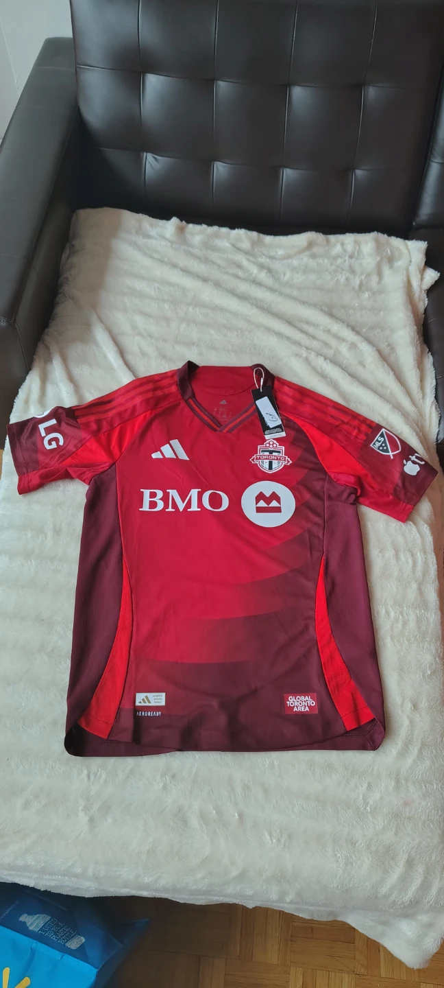 Signed Jonathan Osorio Toronto FC Jersey - photo 2