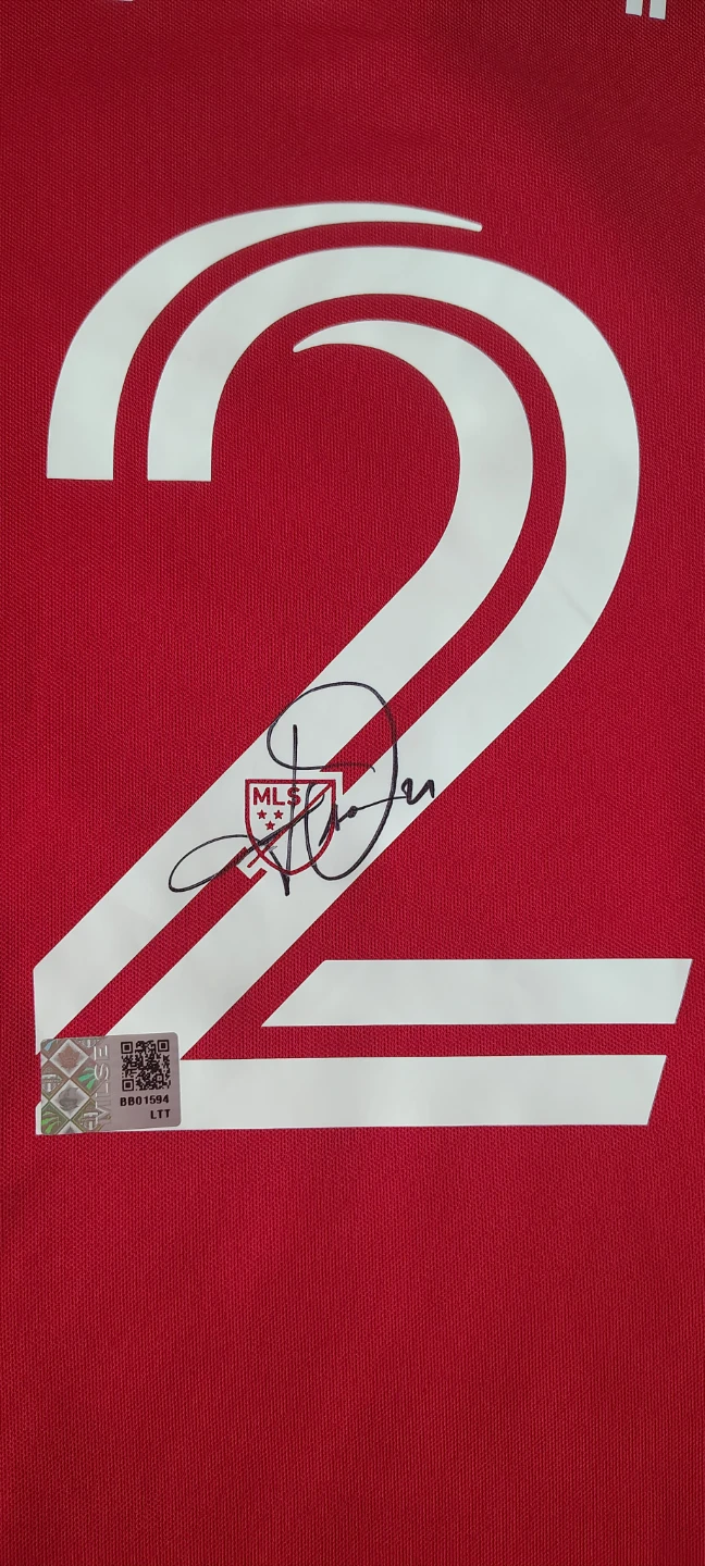 Signed Jonathan Osorio Toronto FC Jersey - photo 3