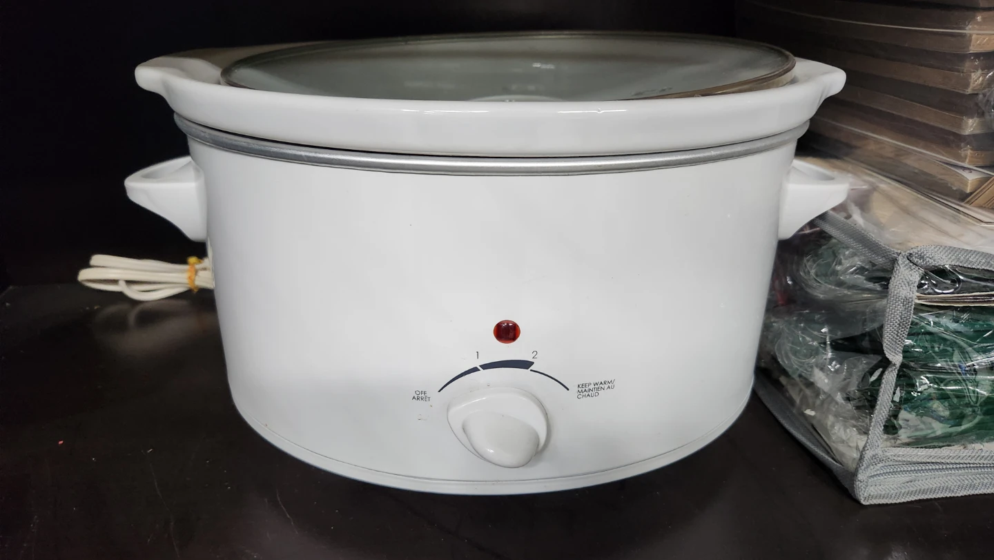 White Slow Cooker
