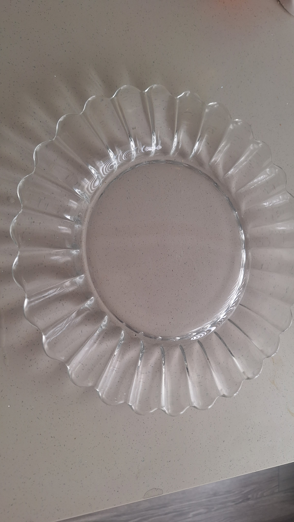 gorgeous fluted Clear Glass Fluted Serving Plates (Set of 5)