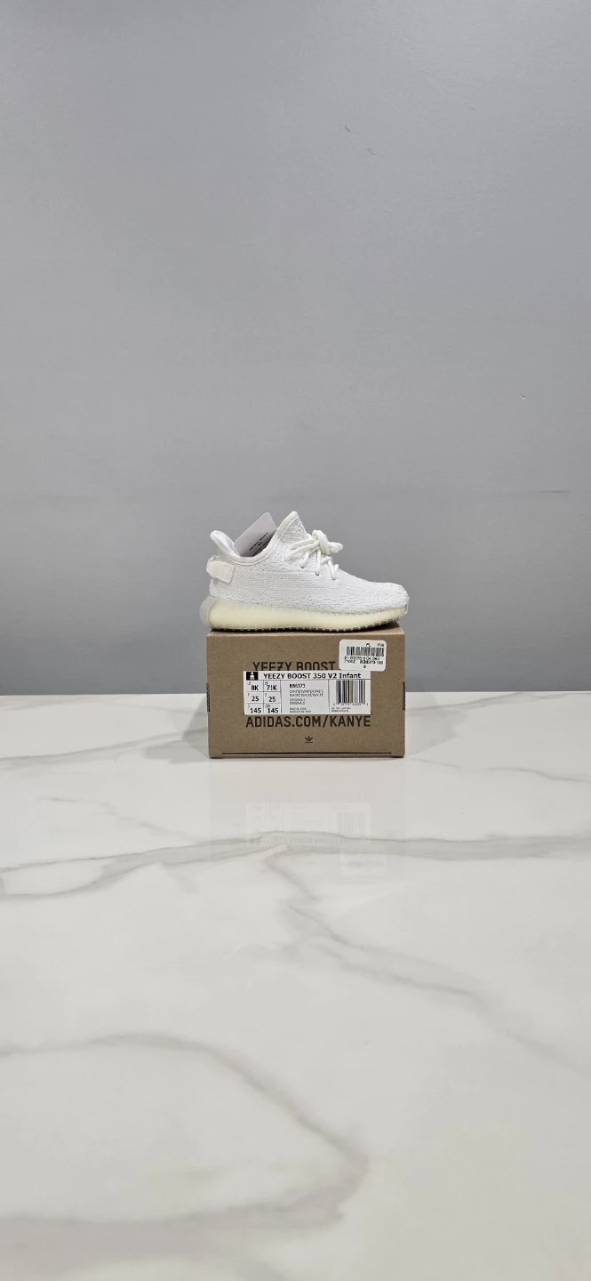 Adidas Yeezy V2 cream white infant Size 8K