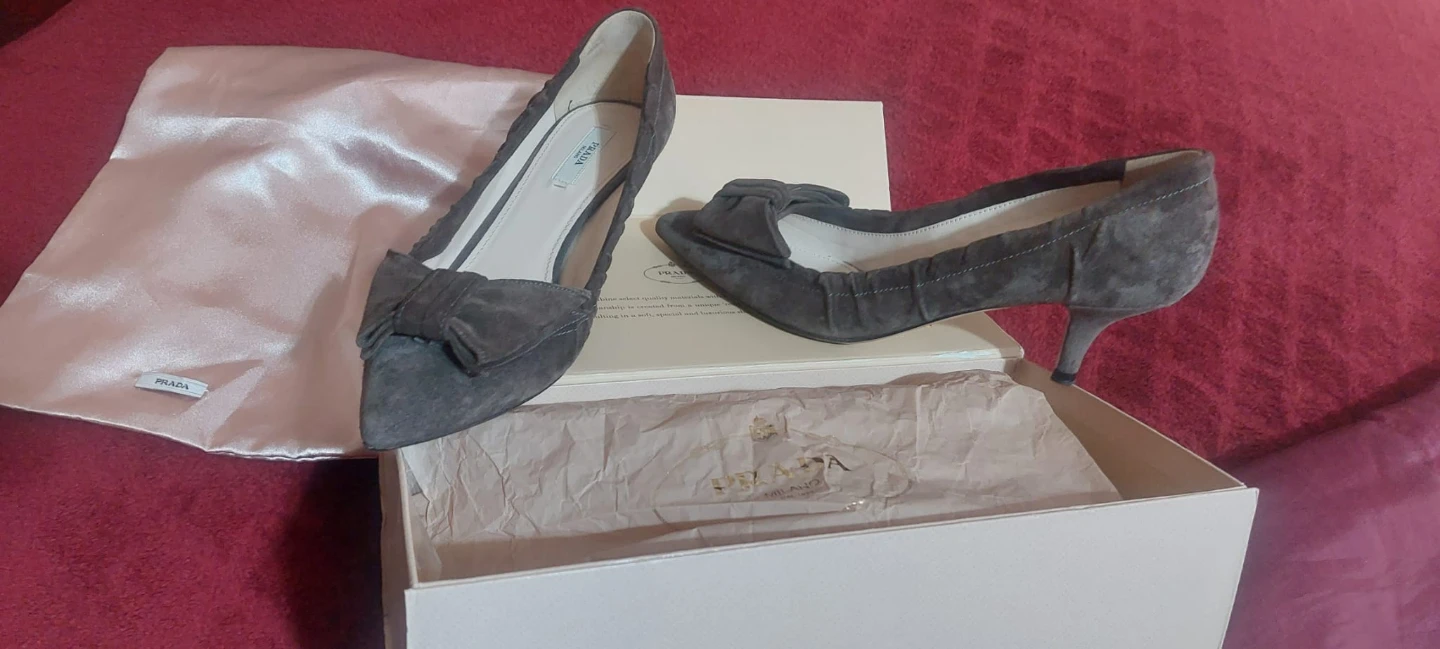 Prada Grey Suede Bow Heels - Size 37.5⚽ - photo 4