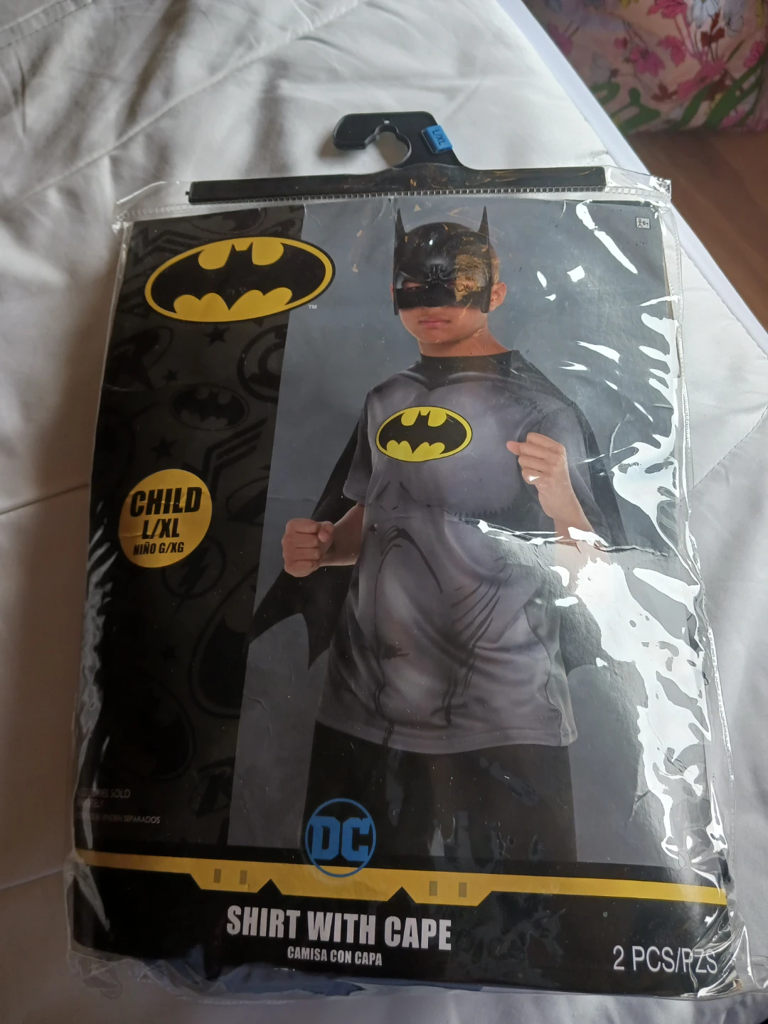 Child Batman Shirt with Cape and Mask Costume L/XL - photo 2
