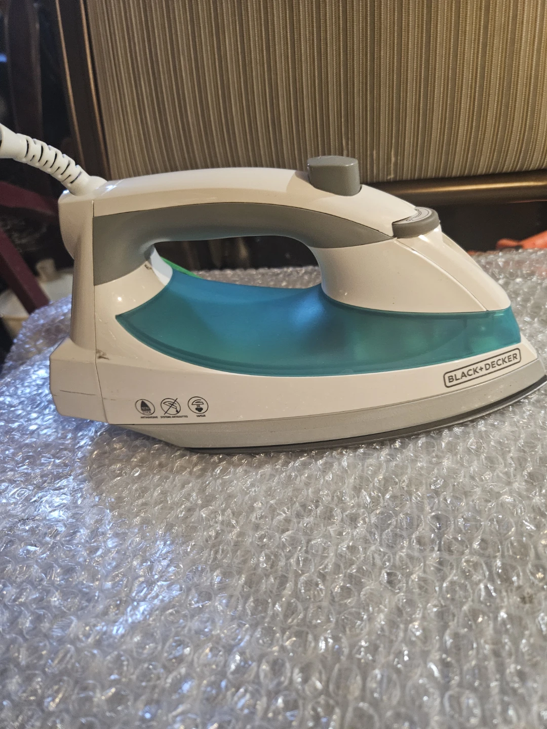 BLACK+DECKER Steam Iron - photo 2