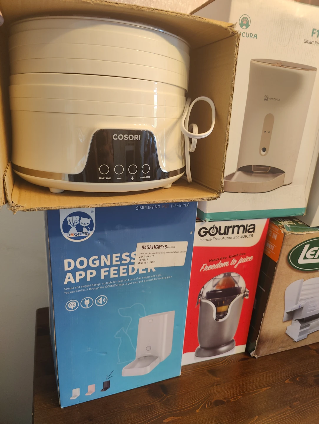 Cosori Smart Pet Feeder - photo 2