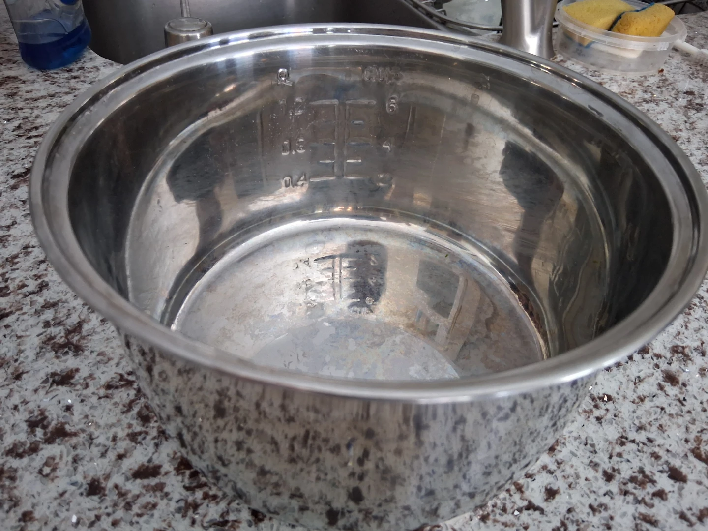 6 cup Stainless Steel Pot in good clean condition