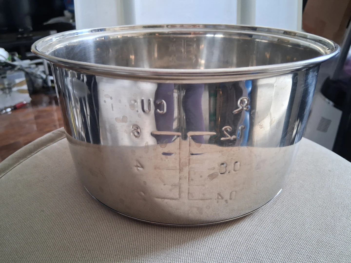 6 cup Stainless Steel Pot in good clean condition - photo 2