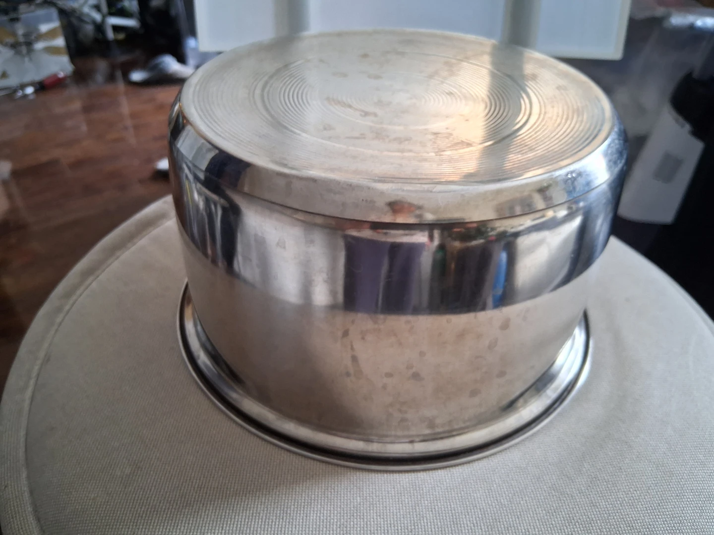6 cup Stainless Steel Pot in good clean condition - photo 3