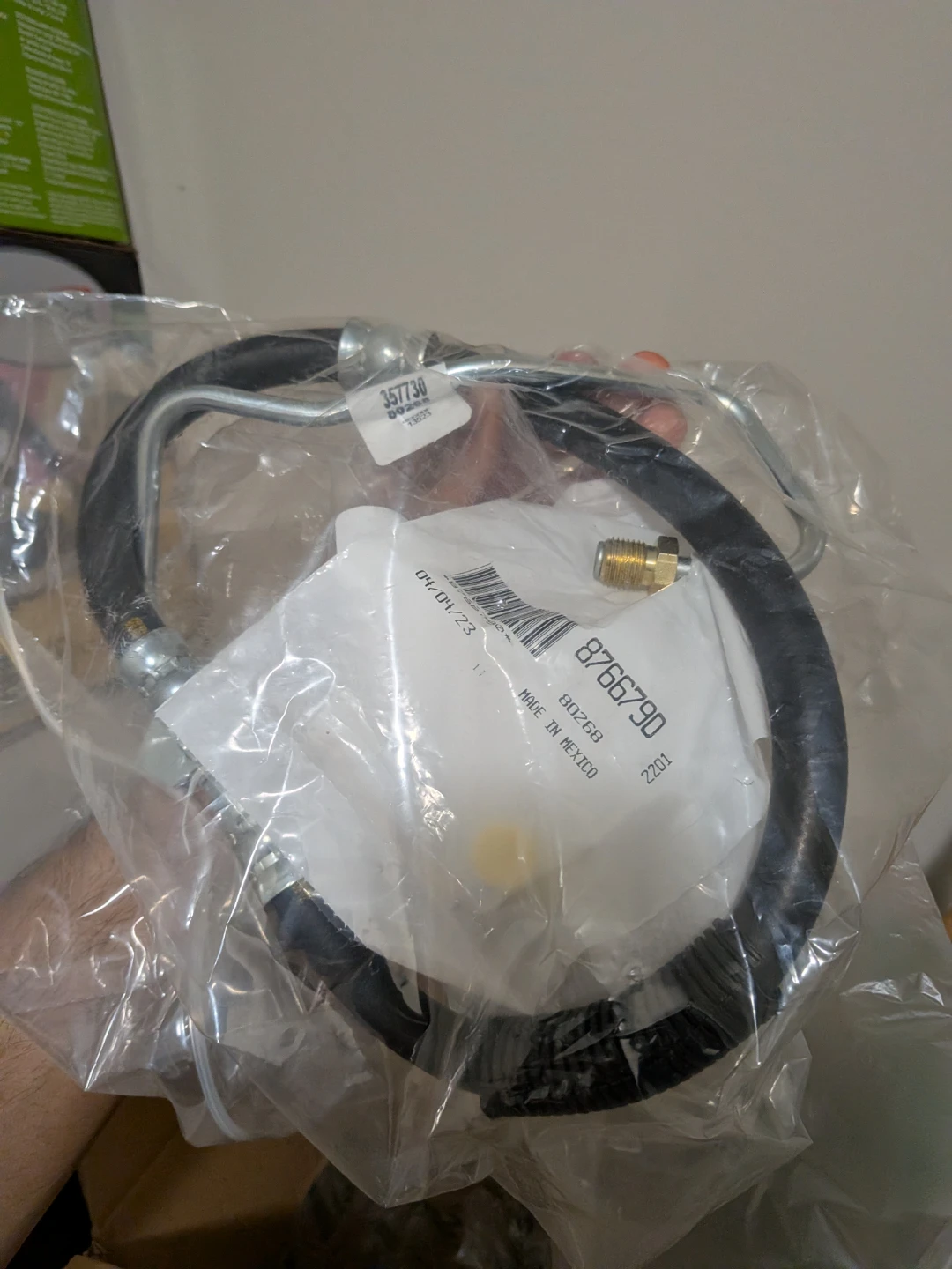 POWER STEERING HOSE ASSY - 8766790 - photo 2