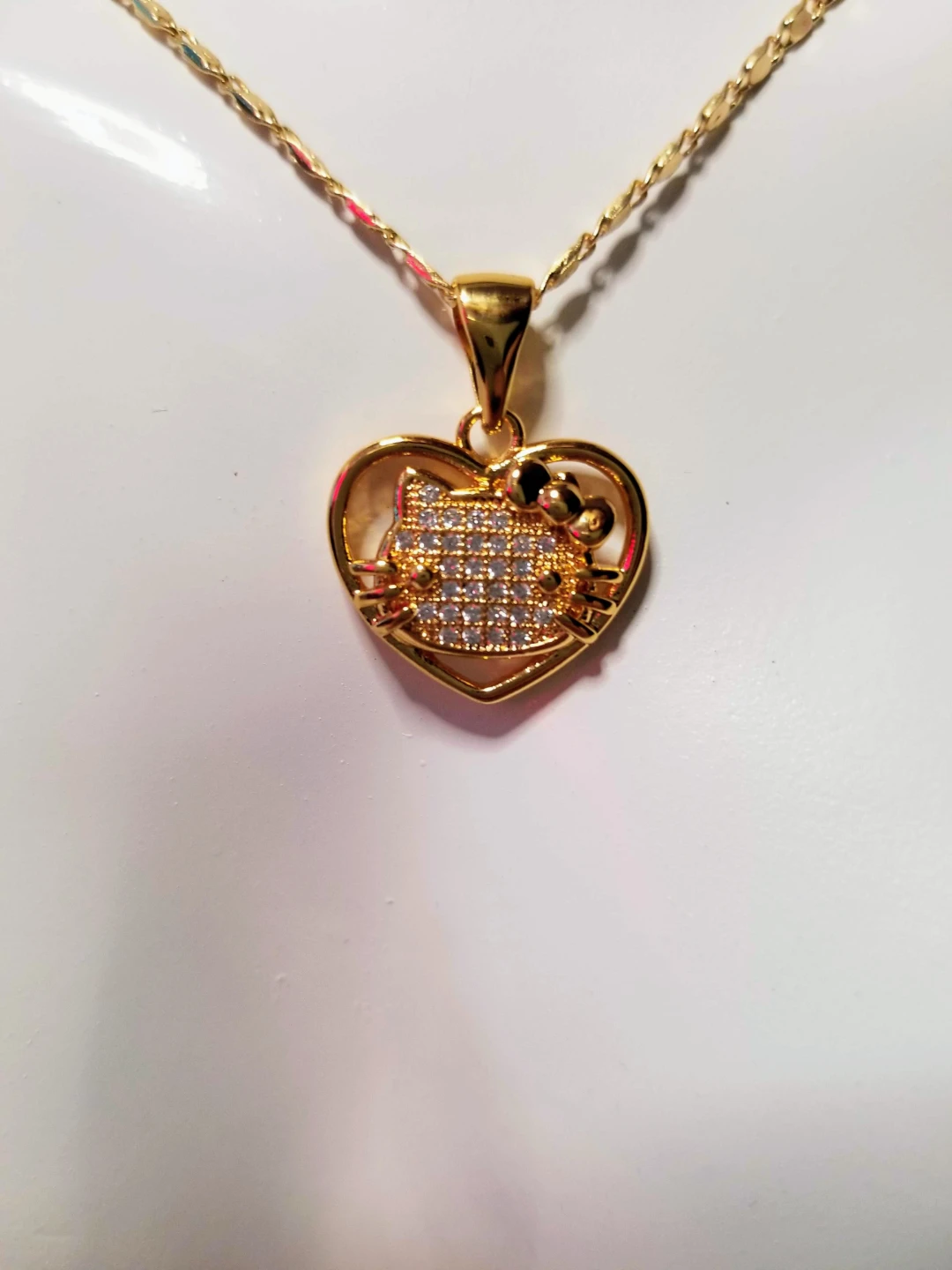Hello Kitty Heart Pendant Necklace - photo 2