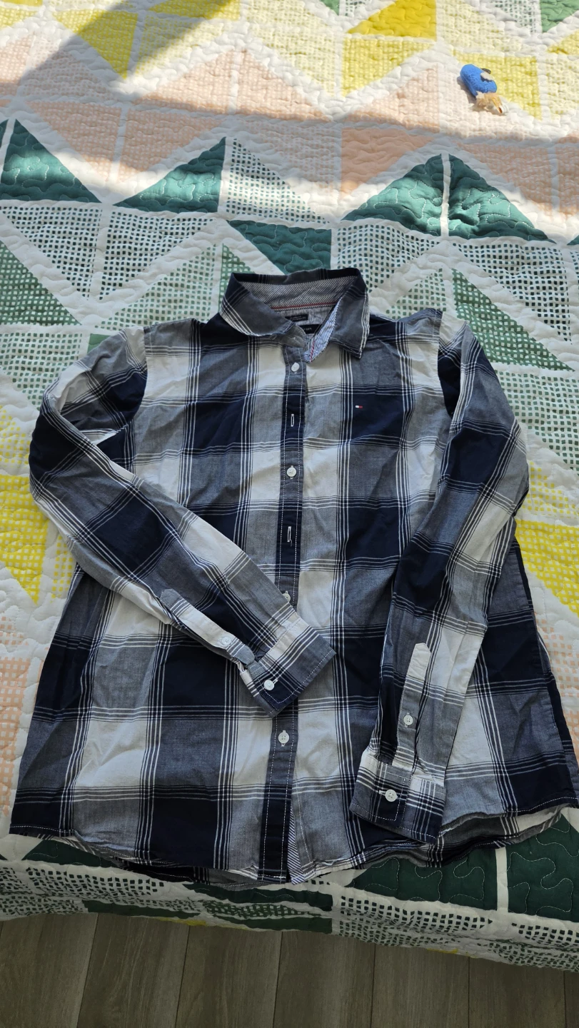 Tommy Hilfiger Plaid Button-Up Shirt