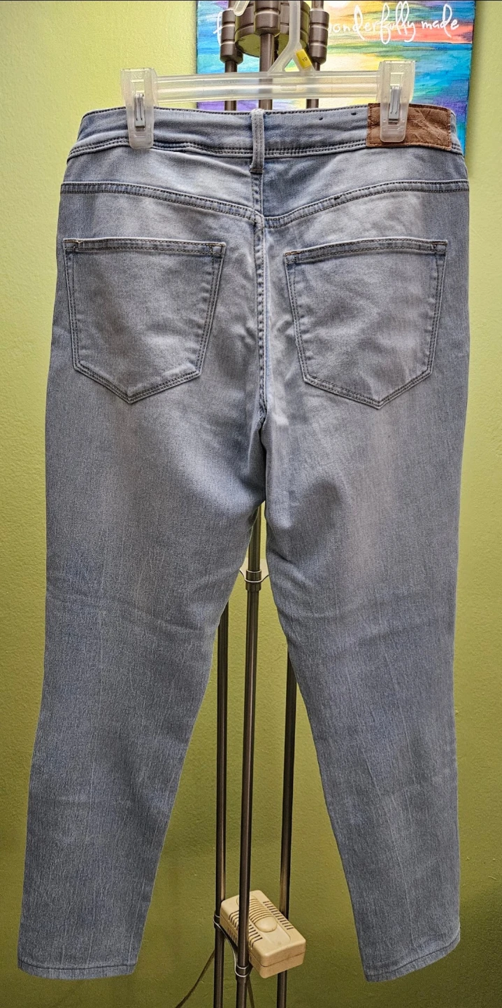 Divided by H&M Light Wash Jeans - photo 2