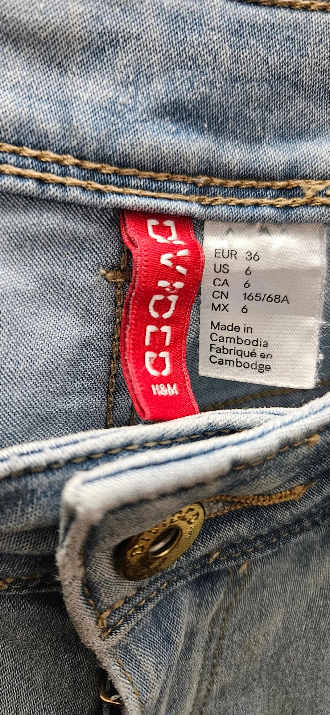 Divided by H&M Light Wash Jeans - photo 3