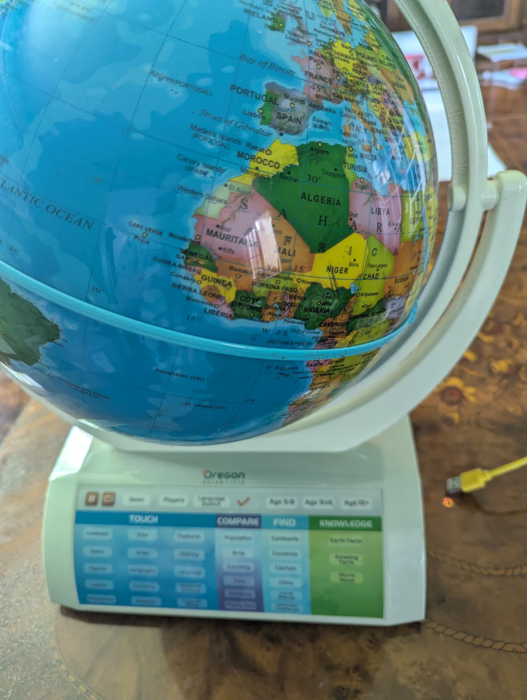 Oregon Scientific Interactive Globe - photo 2