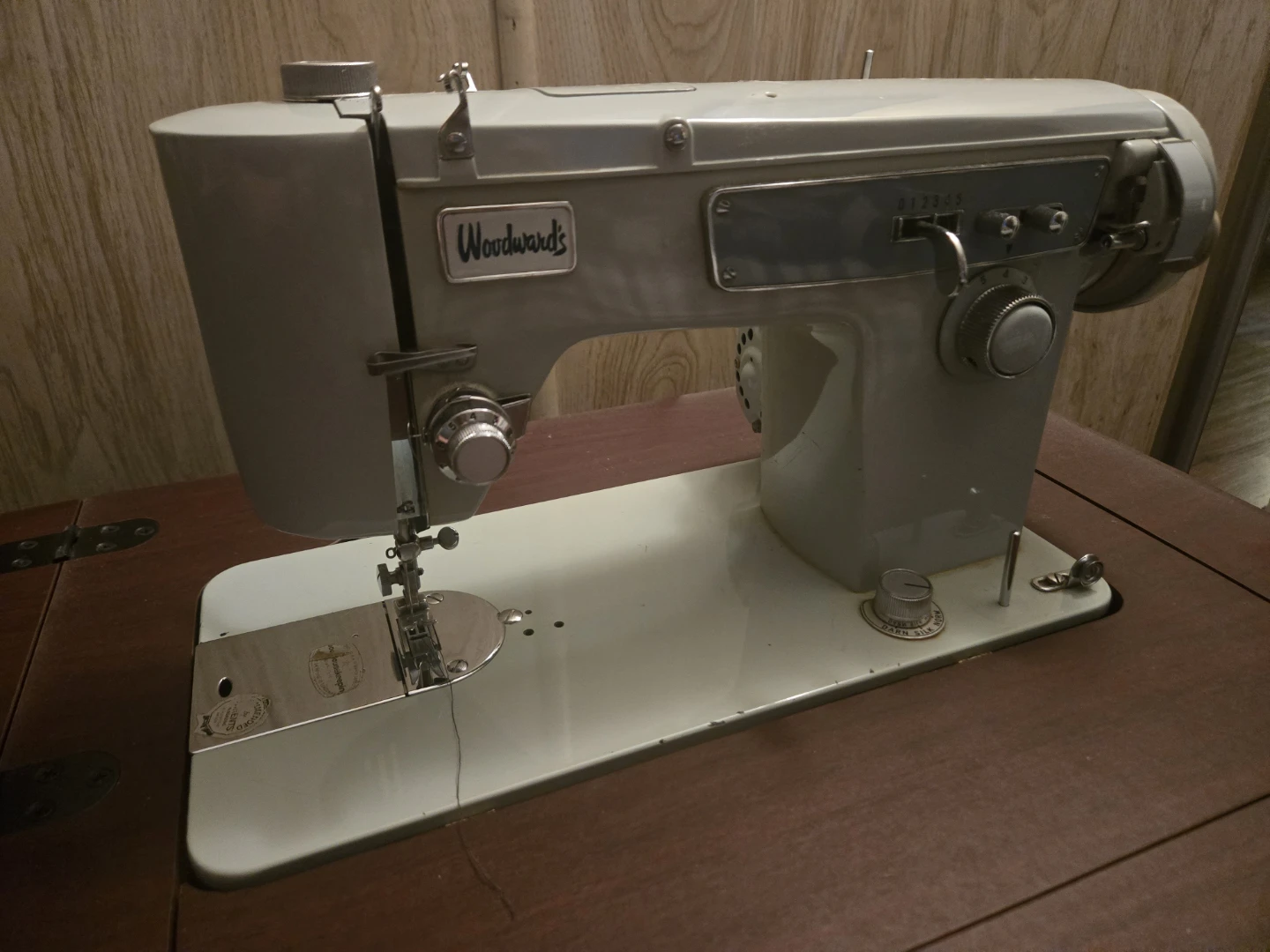 Woodward's Vintage Sewing Machine - photo 3