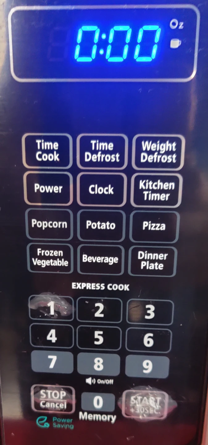 Insignia Microwave 0.9 Cu. Ft. - photo 3