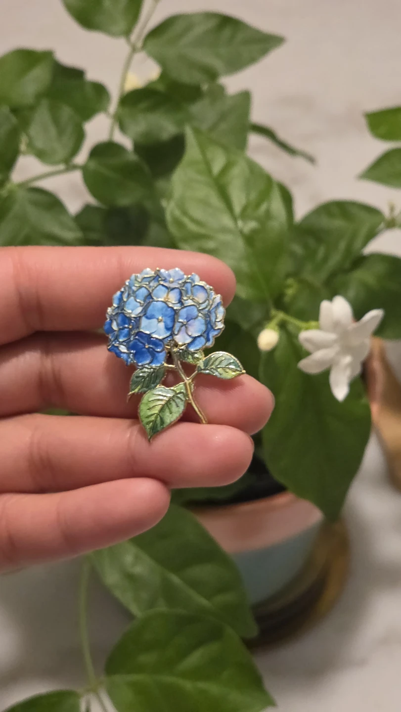 Blue Hydrangea Flower Brooch Pin - photo 3