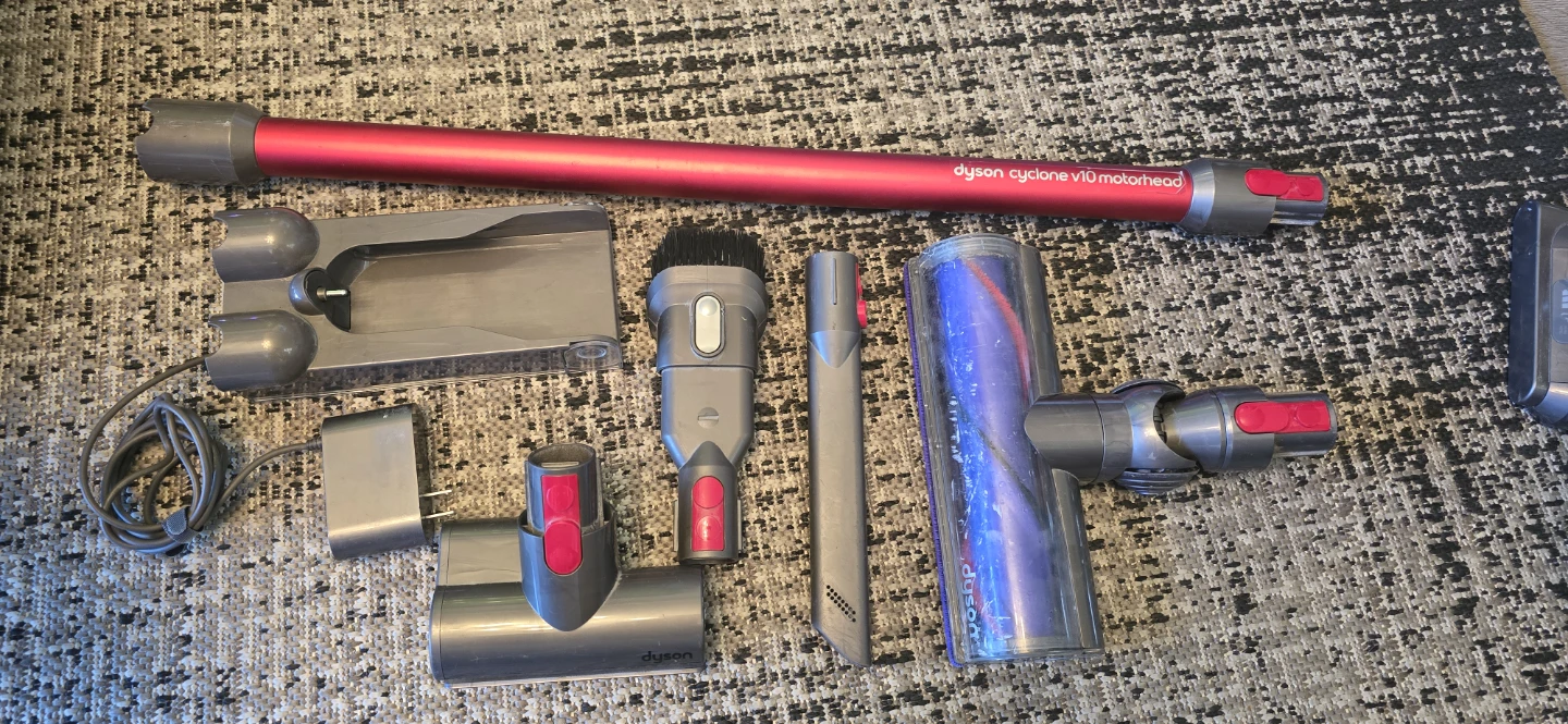 AS IS Dyson Cyclone V10 Cordless Vacuum - photo 2
