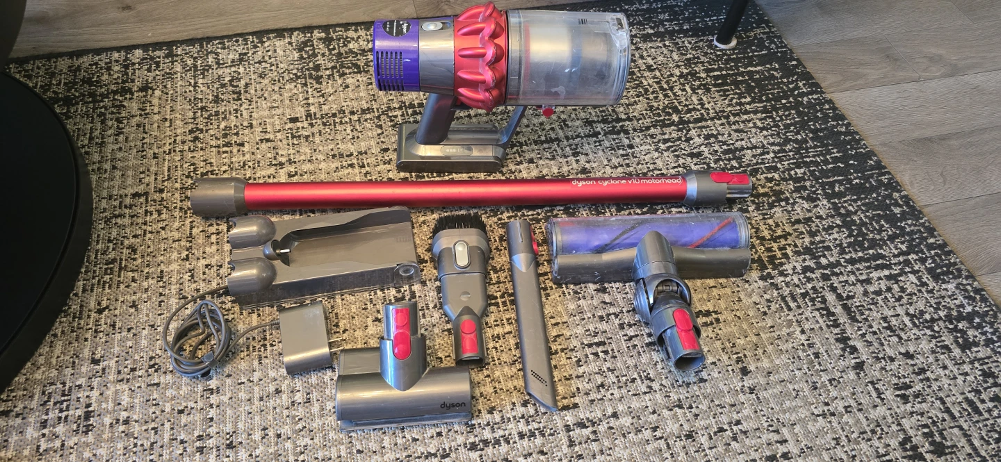 AS IS Dyson Cyclone V10 Cordless Vacuum
