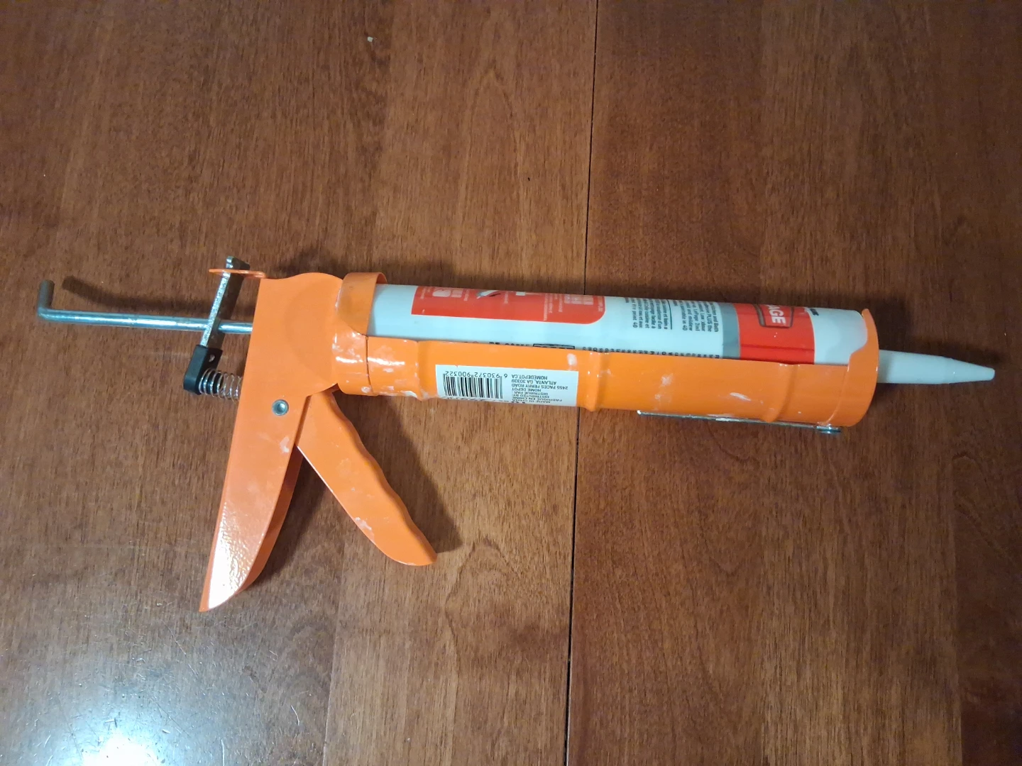 Caulk gun