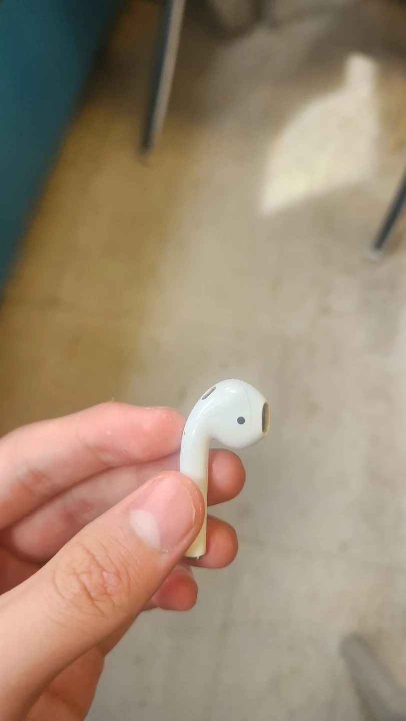 Apple AirPods (1st Gen) - Left Earbud found on floor