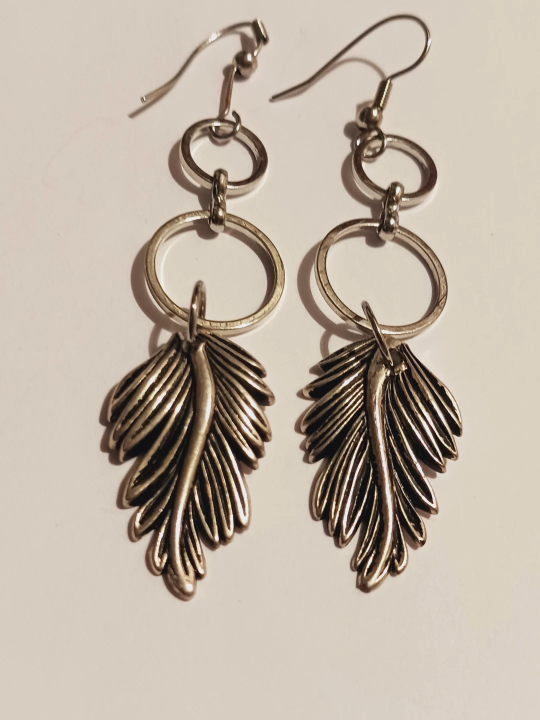 Beautiful Leaf Design Dangle Earrings - photo 3