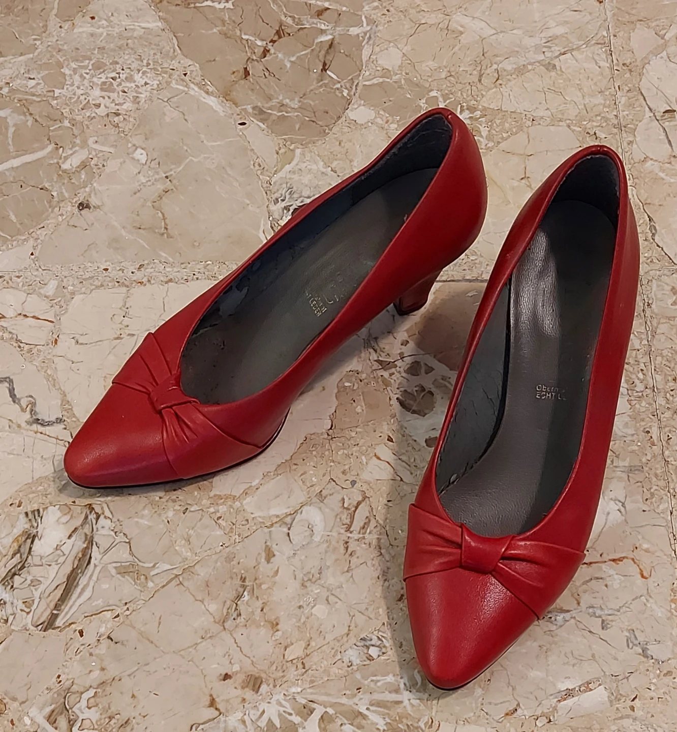 Red Leather Heeled Pumps with Bow Detail size 37 - photo 4