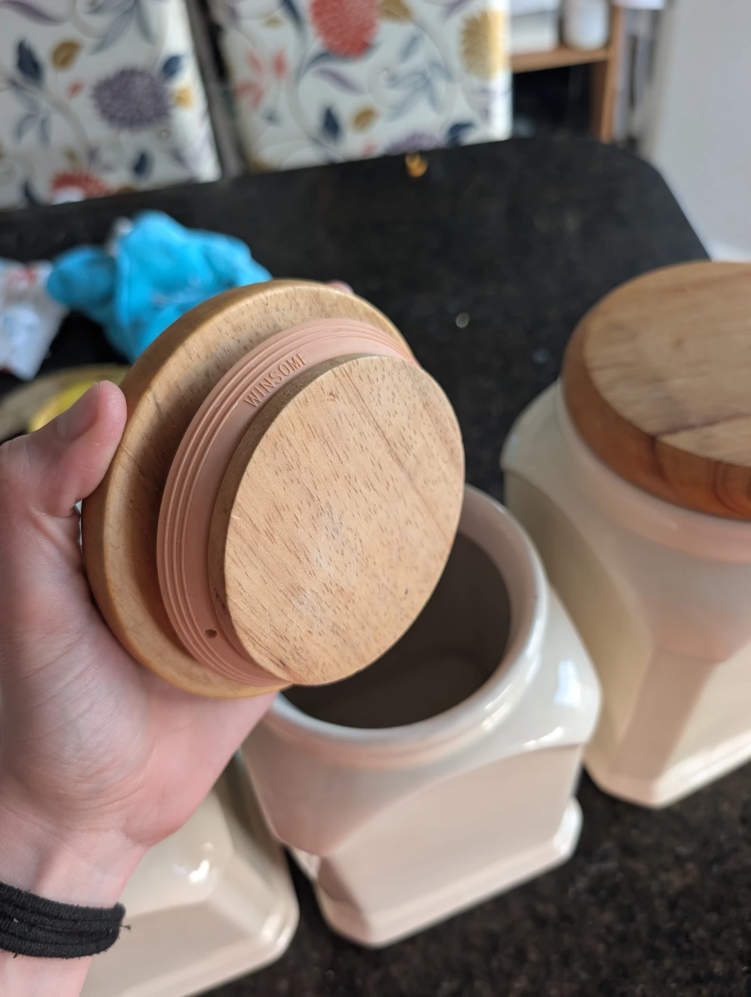Set of 3 Cream Ceramic Canisters with Wooden Lids - photo 3